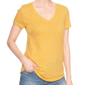 gap women's muted yellow v neck with front pocket